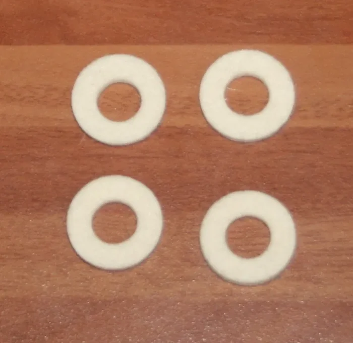 22.2mm white felt washer ( pack 4 )