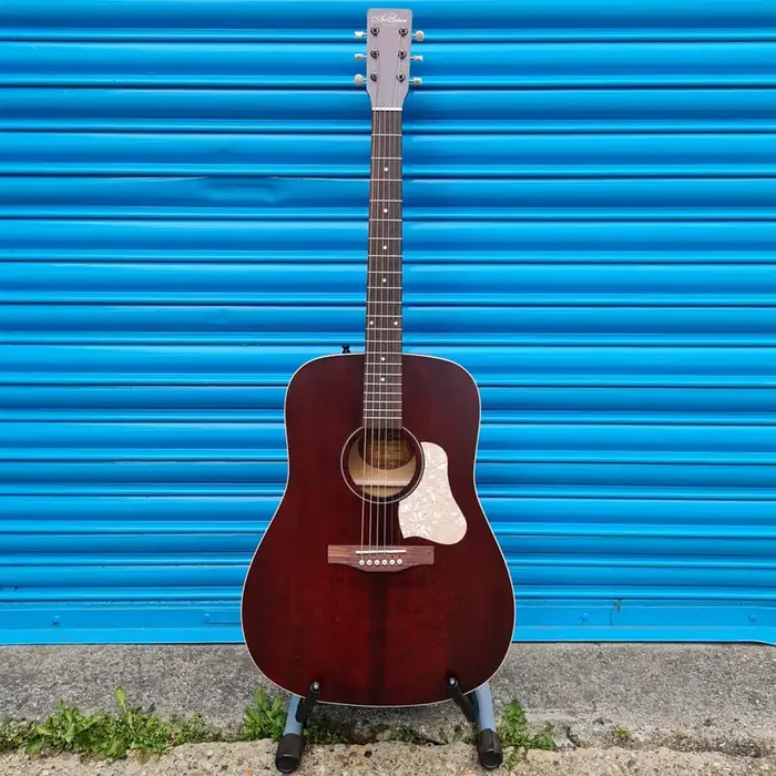 Art & Lutherie – Americana Solid Top Dreadnaught Acoustic Guitar