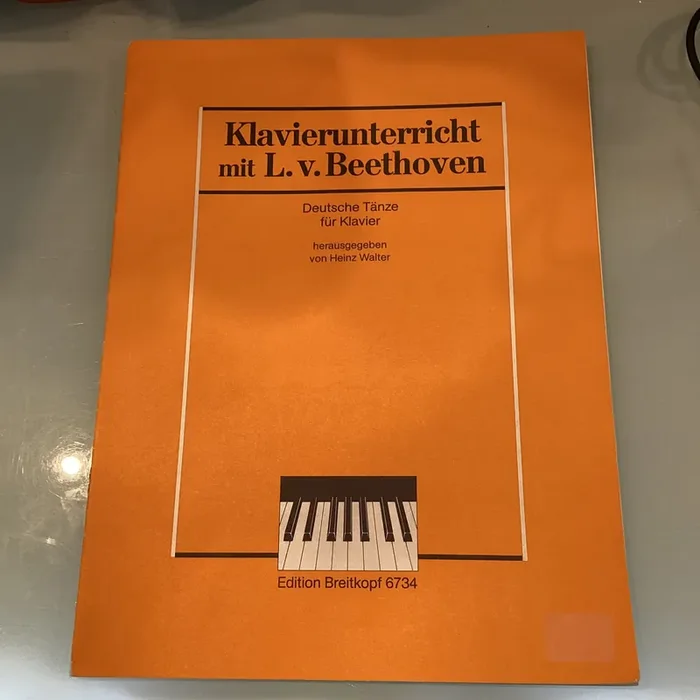 Beethoven Deutsche Tänze für Klavier – German Dances for Piano – Edition Breitkopf 6734 – Edited by Heinz Walter