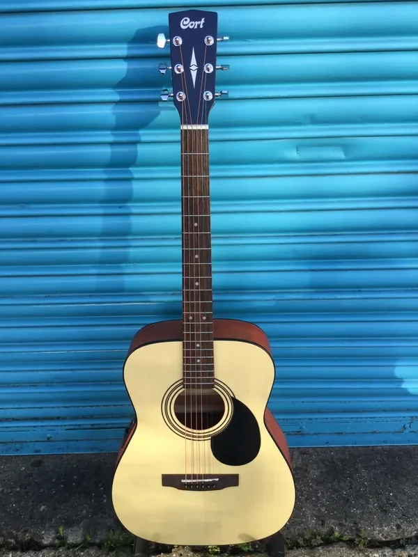 Cort AF510E – Electro Acoustic Guitar