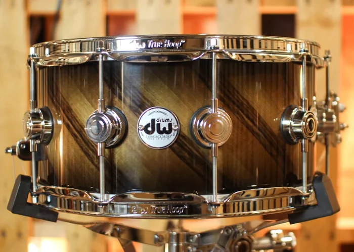 DW 6.5×14 Collector’s Maple VLT Candy Black Burst over Twisted European Walnut Snare Drum – SO#1426116