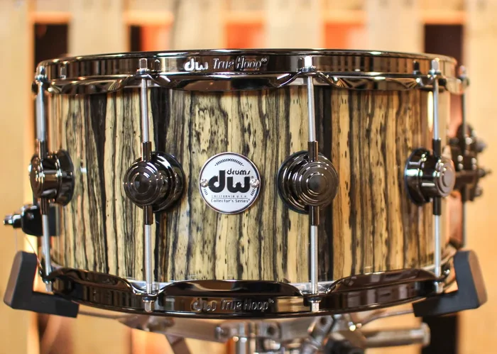 DW 6.5×14 Collector’s Maple VLT Royal Ebony Snare Drum – SO#1344436