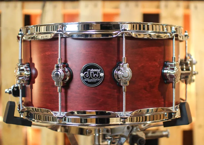 DW Performance Tobacco Stain Snare Drum – 6.5×14