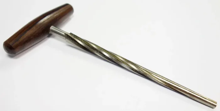 EMS RV-4 Violin Peg Reamer – Spiral Cut 1 30 5.5mmØ to 10mmØ taper