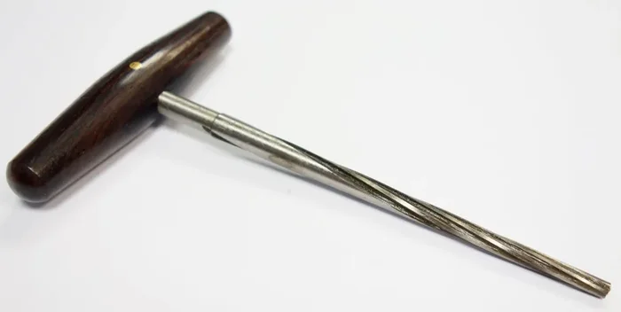 EMS RV-8 Violin Peg Reamer – Spiral Cut 1 30 4mmØ to 7.5mmØ taper