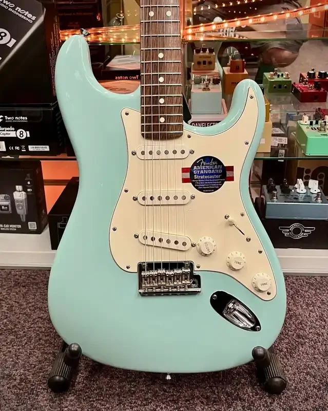 Fender FSR American Standard Stratocaster (2009) – Daphne Blue ( Z9402601)