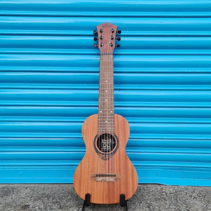 Lag TKT8 Guitarlele