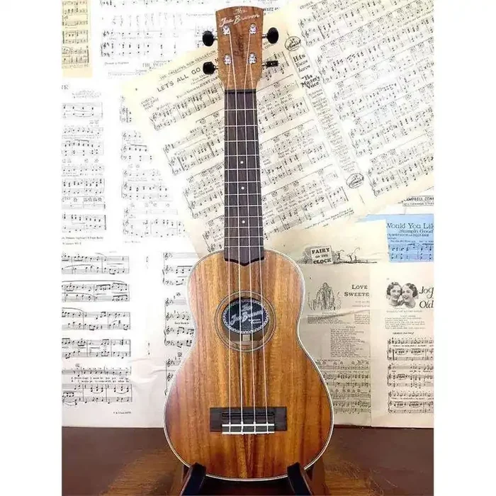 Laka ‘The Joe Brown’ Soprano Ukulele (incl. Hard Case)