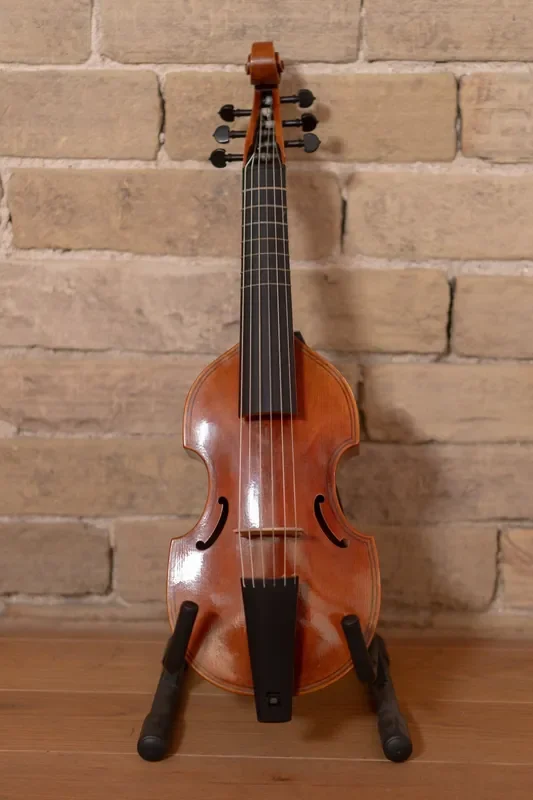 Lu-Mi Master Treble Viol after Hoskins Antique Varnish