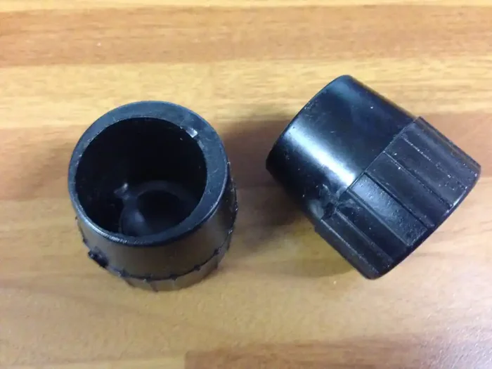 Single replacement rubber foot for keyboard stand