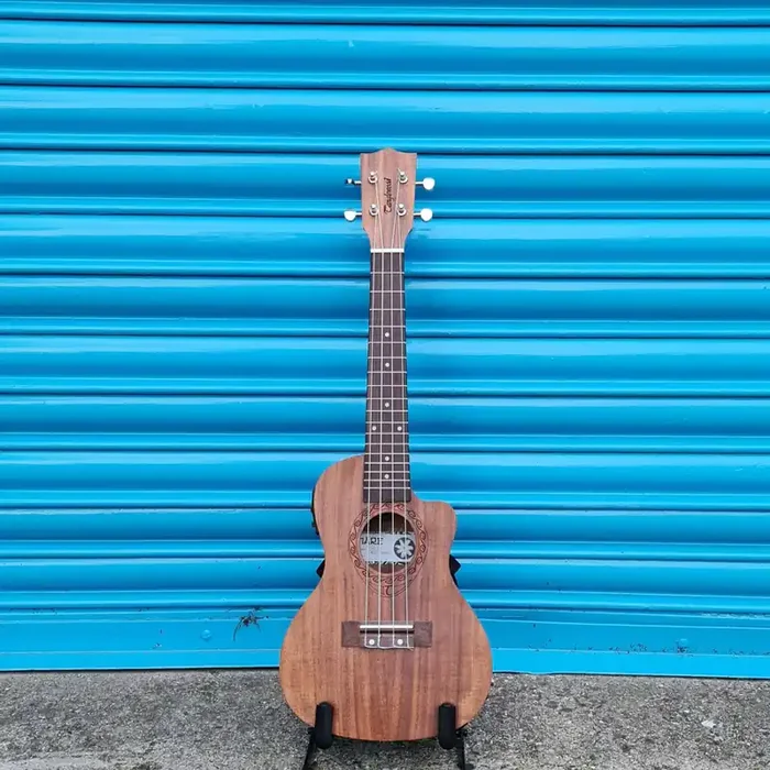 Tanglewood TWT 16E Electro Concert Ukulele Inc. Padded Gig Bag