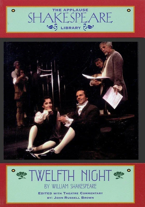 Twelfth Night William Shakespeare Paperback (Softcover Book)