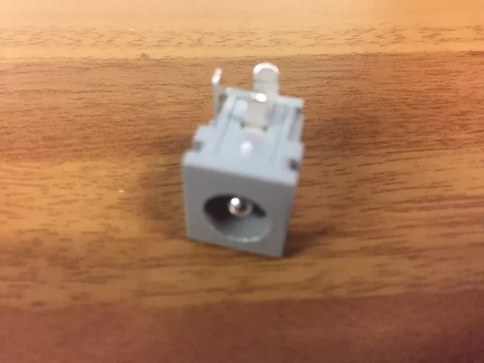 V750910R Power Jack Socket