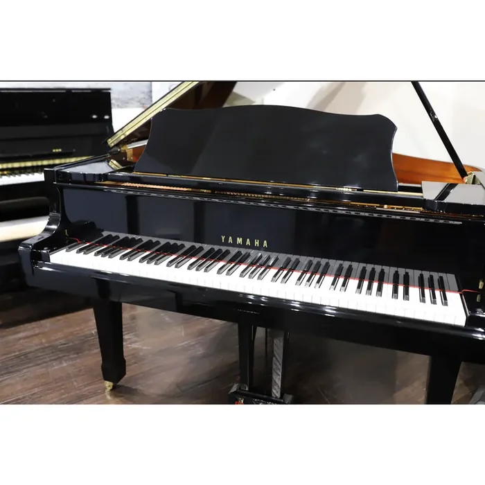 Yamaha C3 Reconditioned Grand Piano Polished Ebony – 3010634