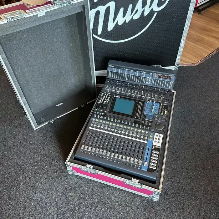 Yamaha DM1000 Digital Mixing Desk Console With Flight Case RAM01