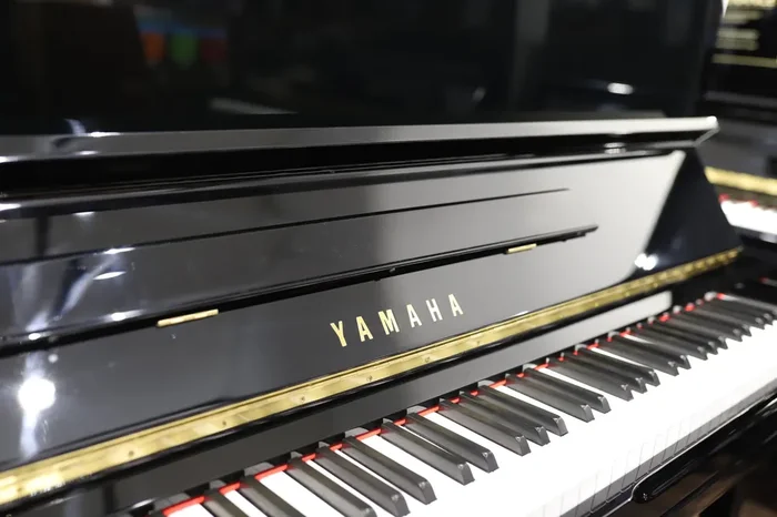 Yamaha U300 Certified Reconditioned Upright Piano (Secondhand) – 5506903