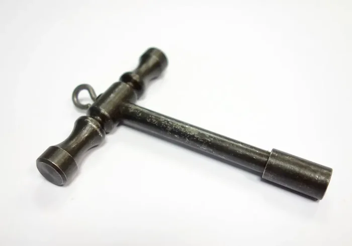 Zuckermann Harpsichord Tuning Lever with Hook